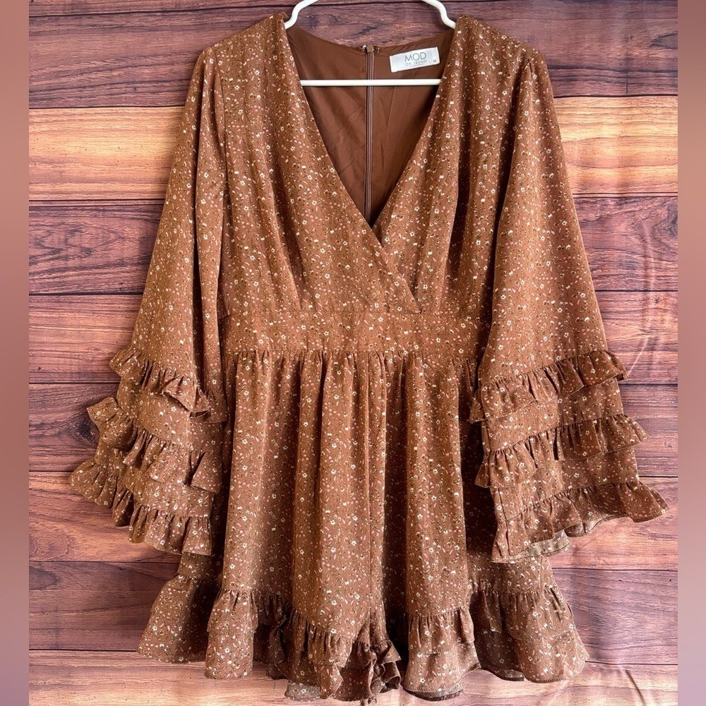 Mod On Trend boho Brown Floral Ruffle Tiered Bell Sleeve Romper  Womens Size M
